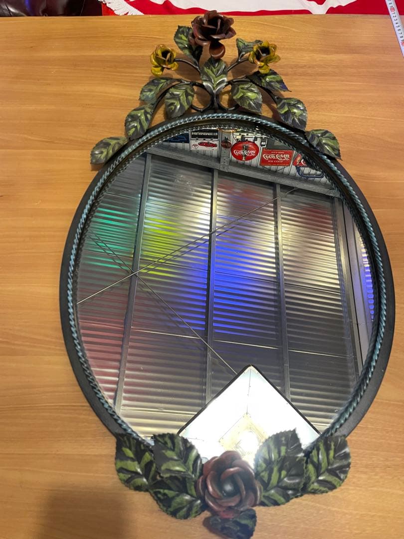 バラ装飾の楕円形壁掛け鏡