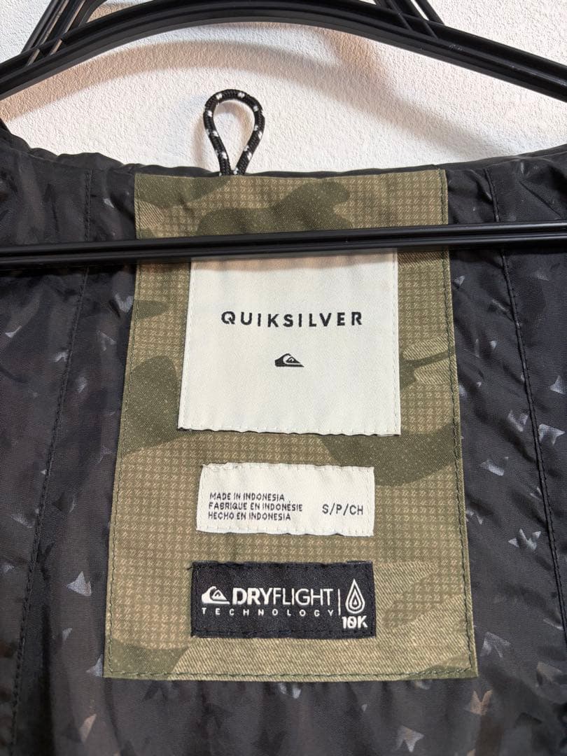 QUIKSILVER スノーボードジャケット ベージュ