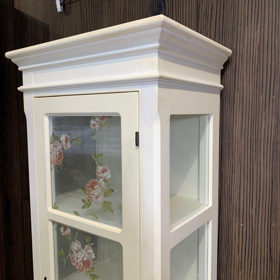 か*ん様 フラワーパターンのガラス扉キャビネット
