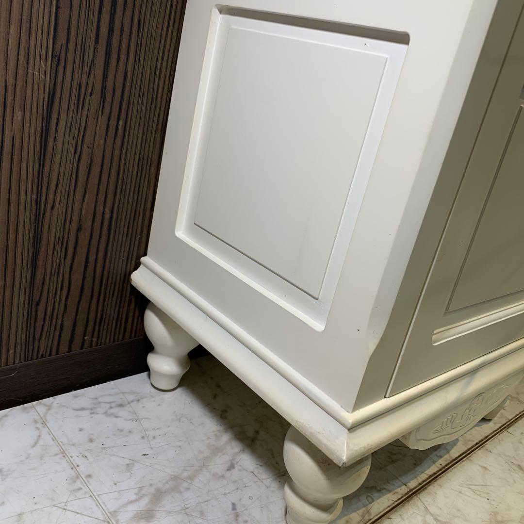 か*ん様 フラワーパターンのガラス扉キャビネット