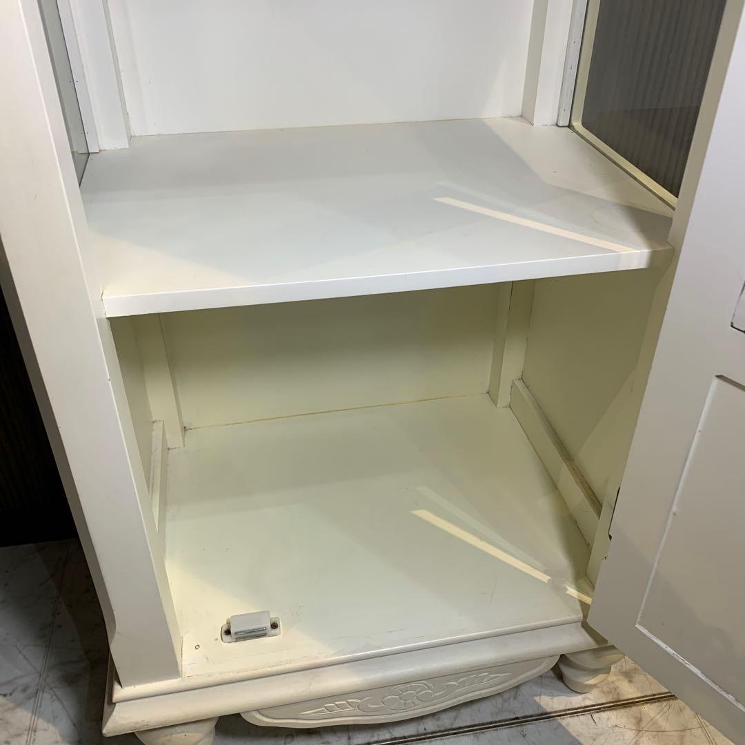 か*ん様 フラワーパターンのガラス扉キャビネット