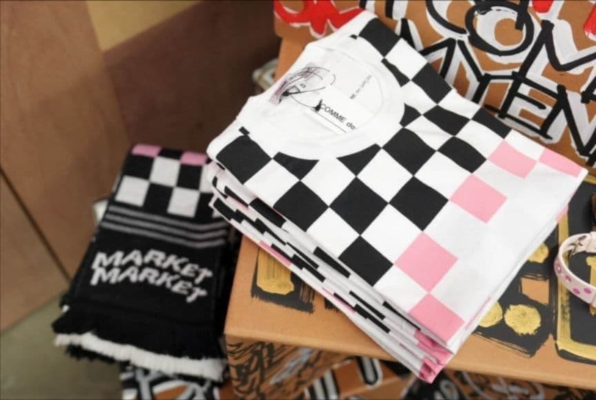 【美品】コムデギャルソン マフラー ブラックアンドピンクマーケット限定 CDG