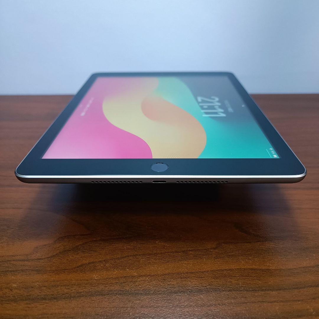 (美品) iPad 9.7 第6世代 WiFi 32GB キーボード付き