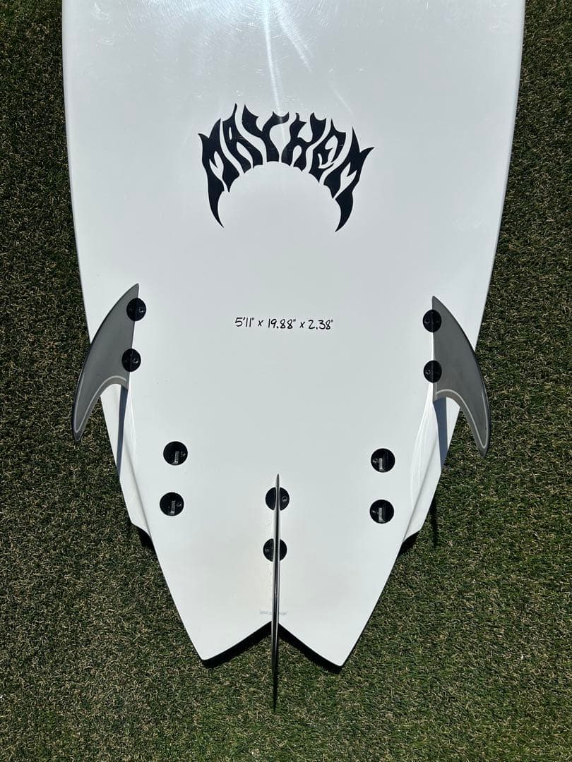 【湘南周辺にて手渡し限定】PLACEBO RipQuest 5‘11／3フィン