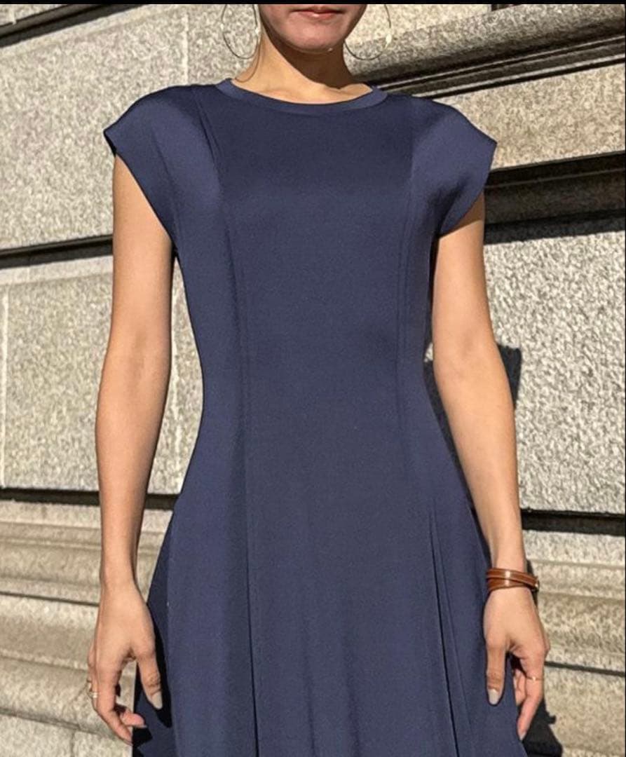 完売✨JENNE フレンチ美シルエットとろみワンピース ネイビーM