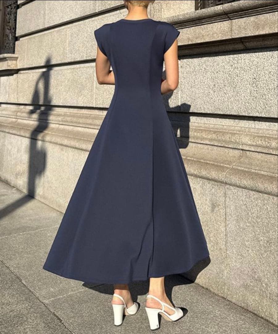 完売✨JENNE フレンチ美シルエットとろみワンピース ネイビーM