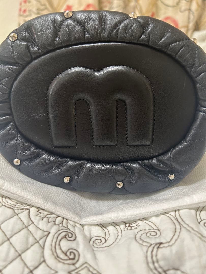 ミュウミュウ　スタッズ　ショルダーバッグ