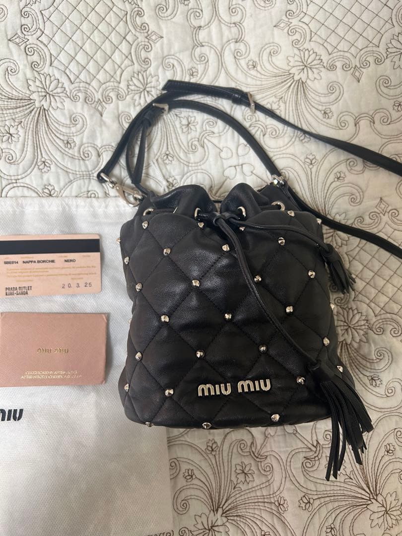 ミュウミュウ　スタッズ　ショルダーバッグ