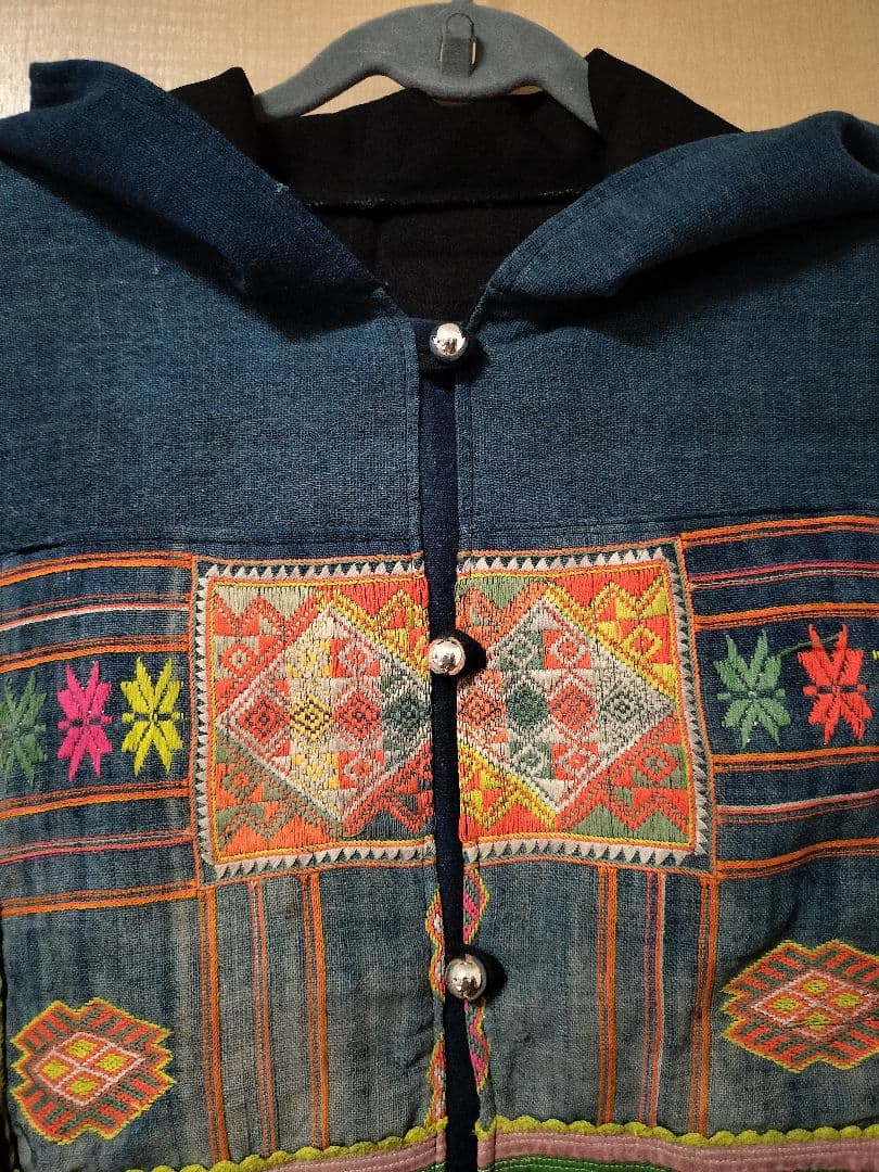 エスニック　パーカー　タイダム族手刺繍　リメイク衣類　新品　タイ製