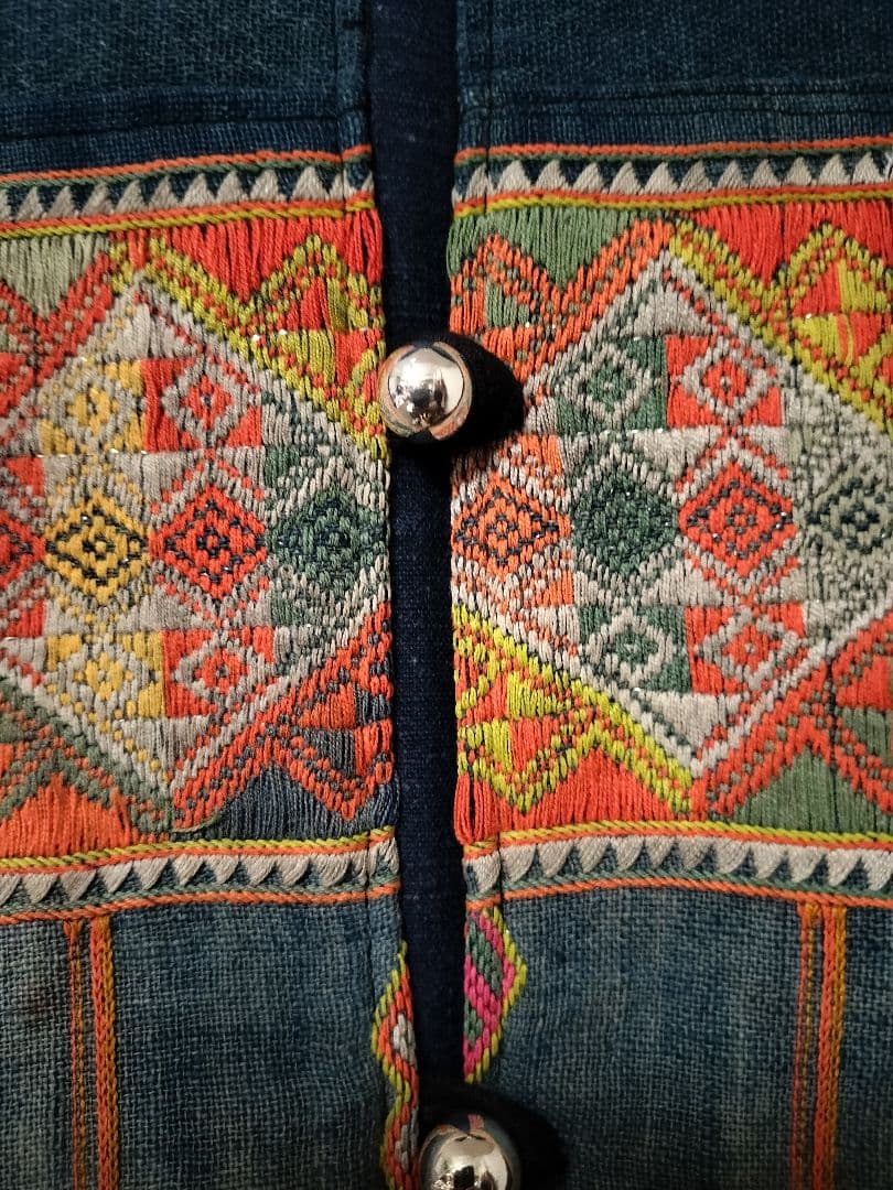 エスニック　パーカー　タイダム族手刺繍　リメイク衣類　新品　タイ製