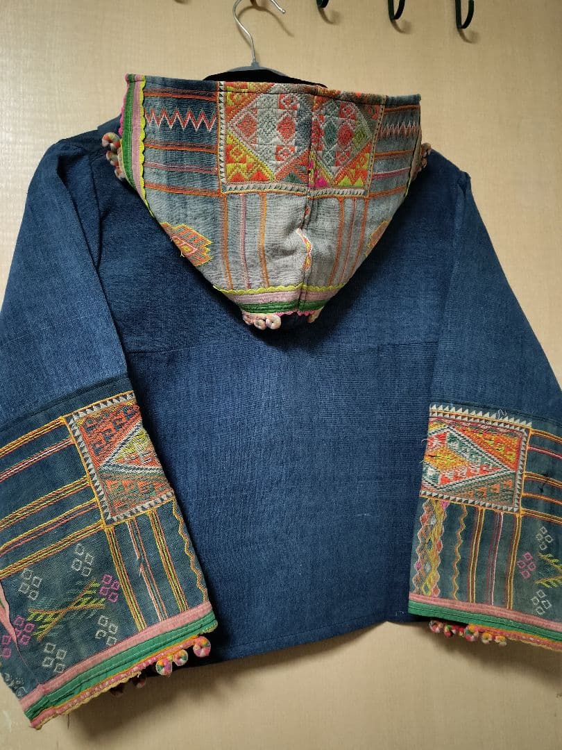 エスニック　パーカー　タイダム族手刺繍　リメイク衣類　新品　タイ製