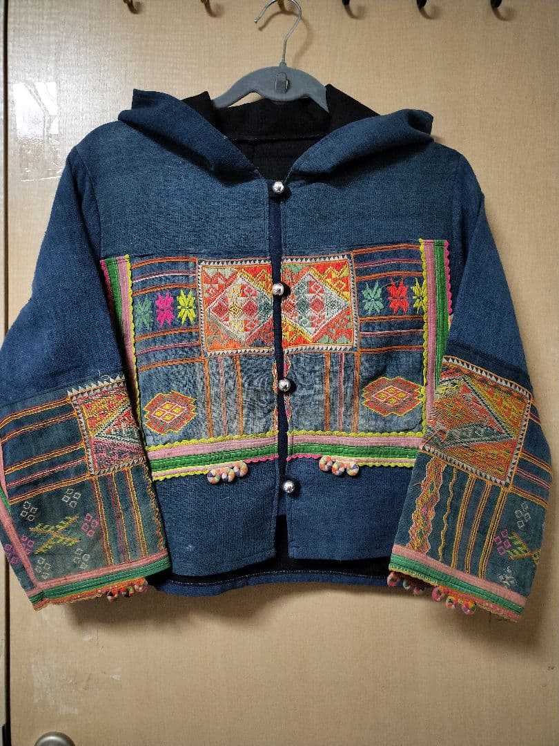エスニック　パーカー　タイダム族手刺繍　リメイク衣類　新品　タイ製
