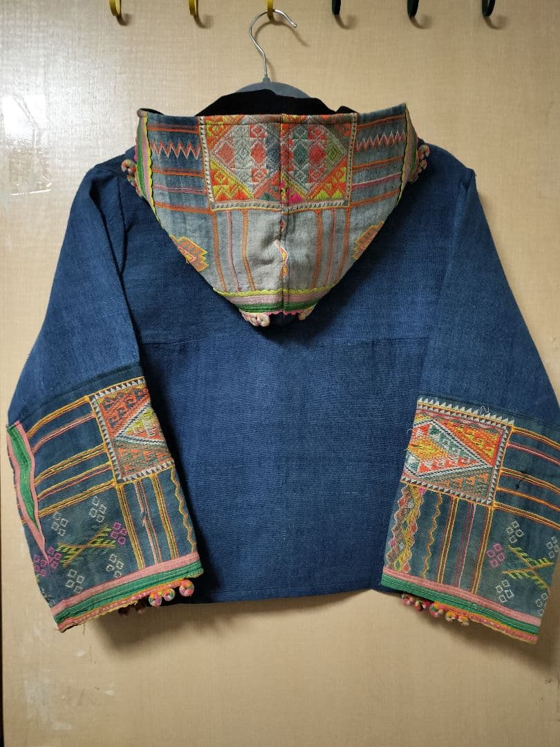 エスニック　パーカー　タイダム族手刺繍　リメイク衣類　新品　タイ製