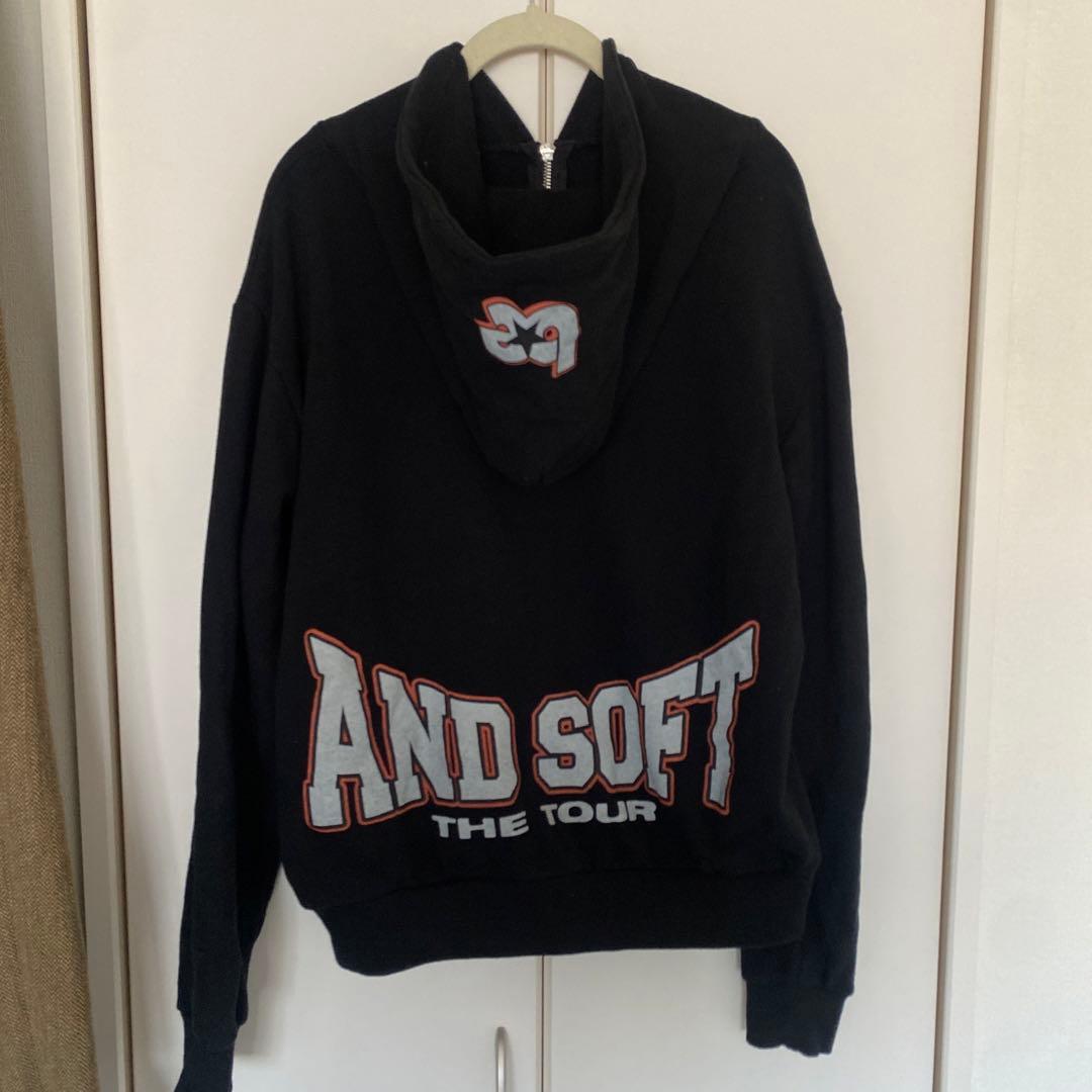 Billie Eilish Hit Me Hard And Soft パーカー