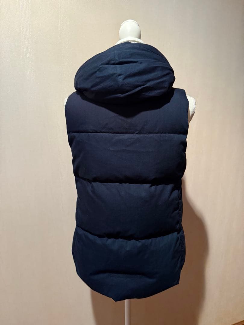 美品パラスパレス　フード付きダウンベスト　ネイビー