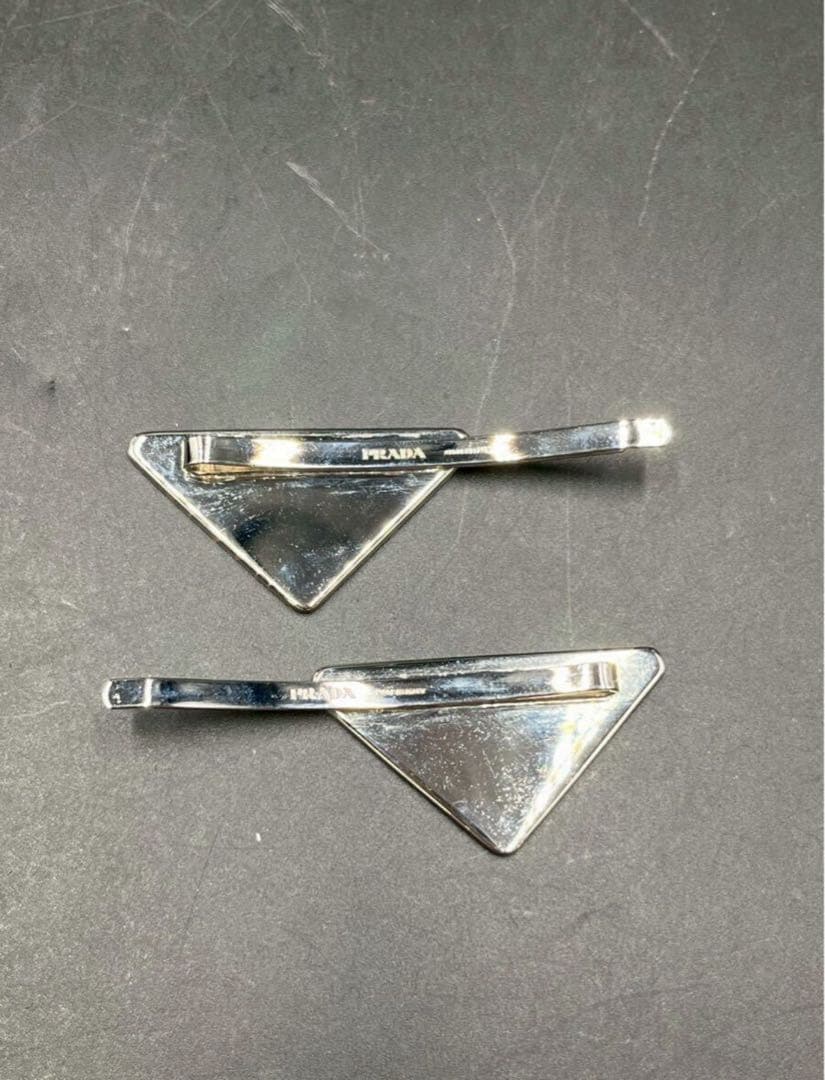 【美品・即日発送】PRADA ヘアピン 黒　一本