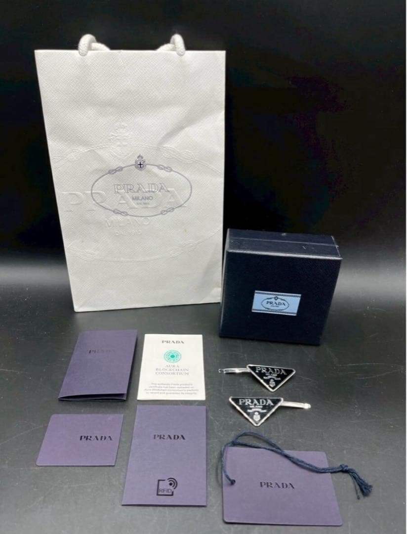 【美品・即日発送】PRADA ヘアピン 黒　一本