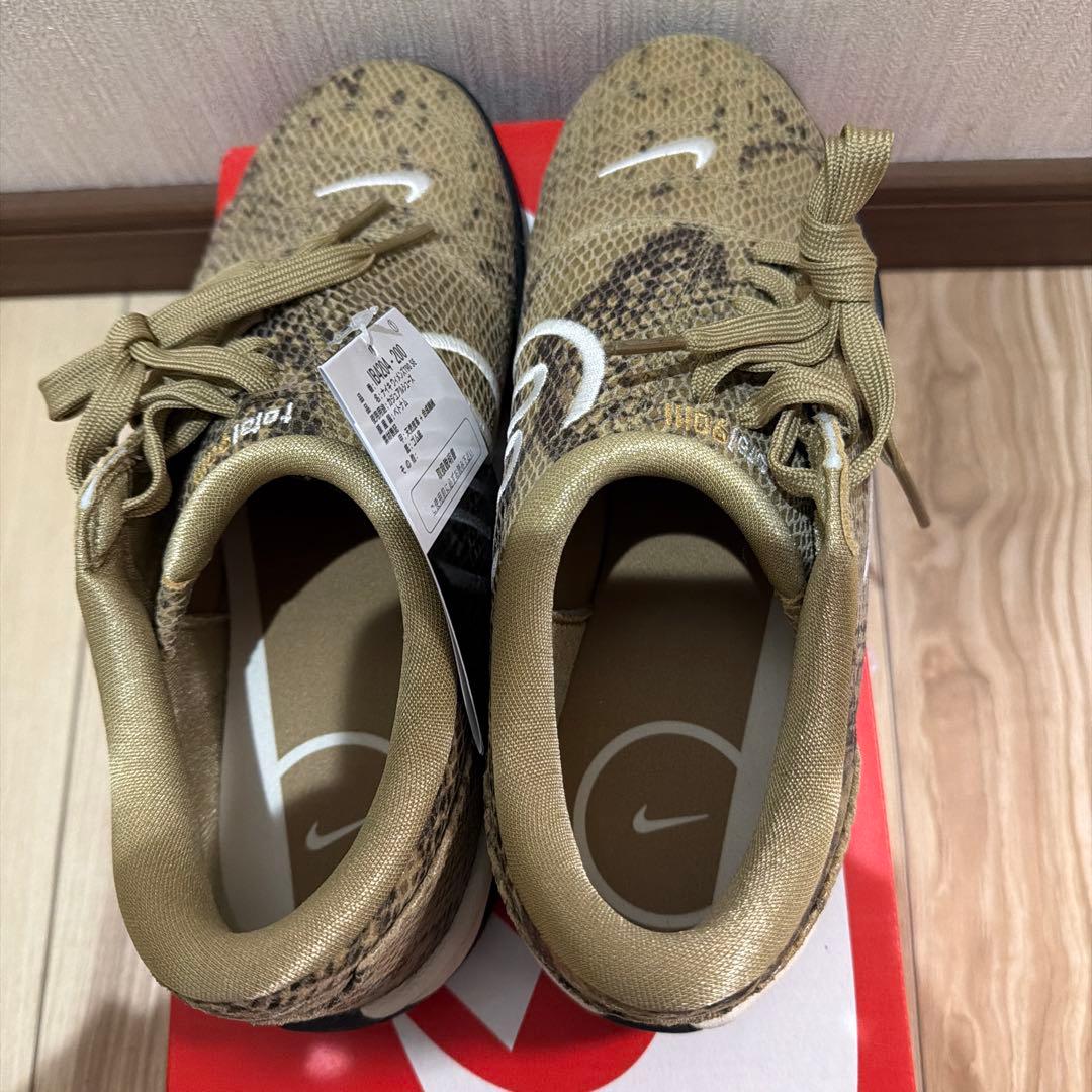 ミルキーNIKE、スケッチャーズ