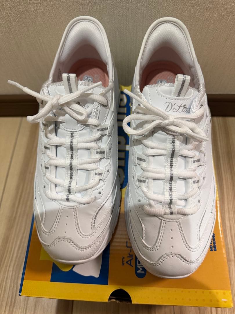 ミルキーNIKE、スケッチャーズ