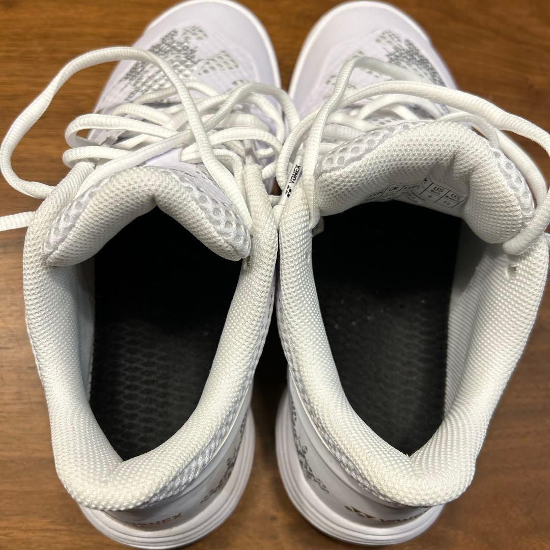 ヨネックス　パワークッションエクリプションZメン　24.0cm