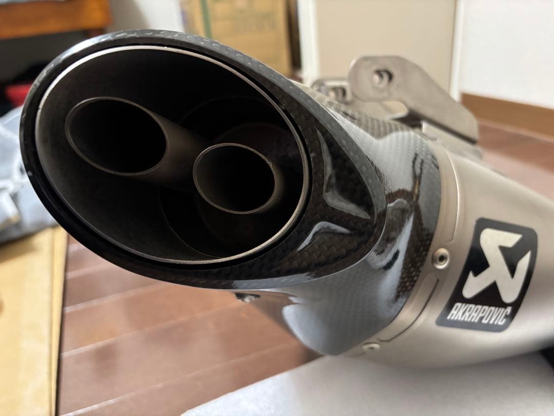 アクラポビッチ フルエキマフラー レーシングライン MT-07 / XSR700