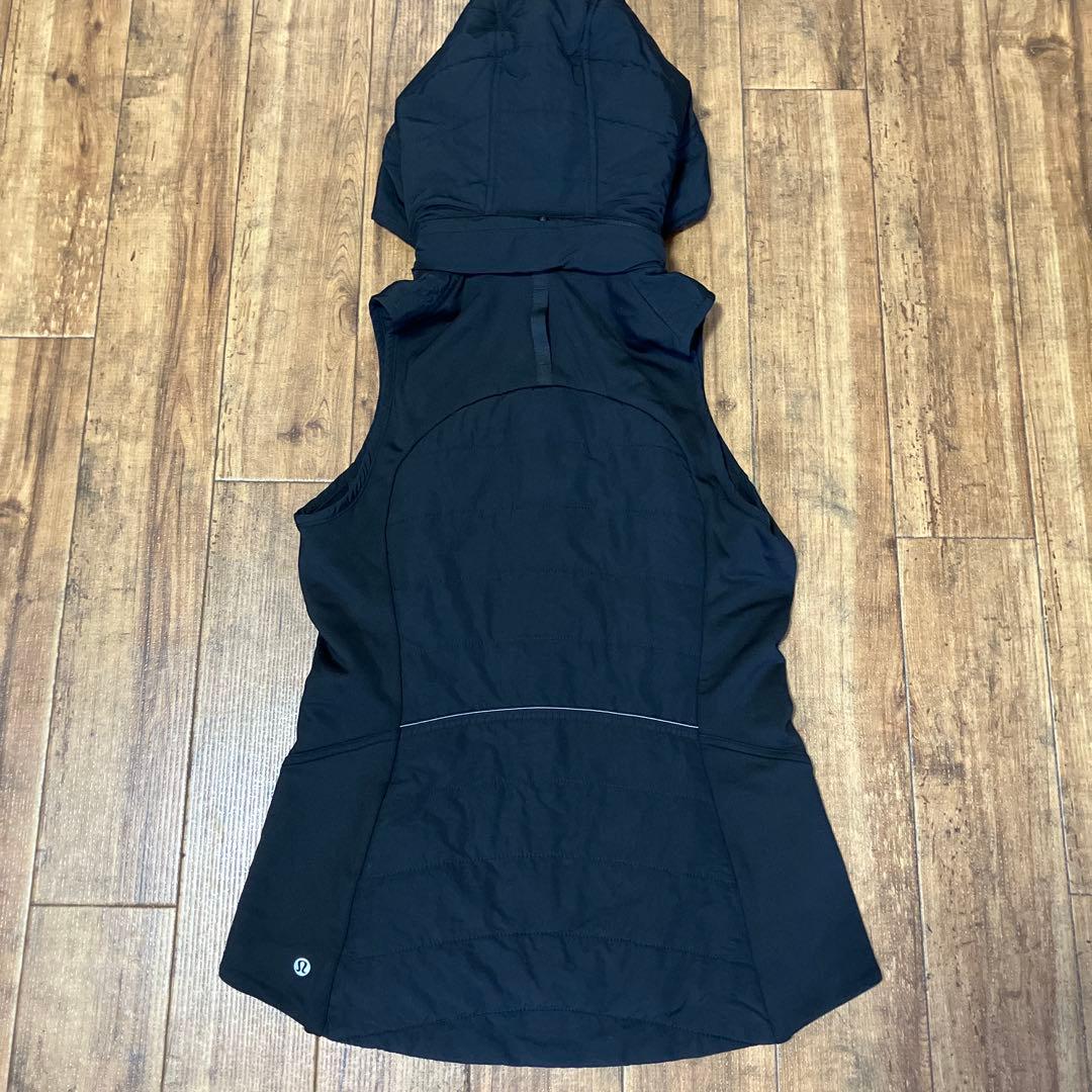 ルルレモンフードベスト黒サイズ6