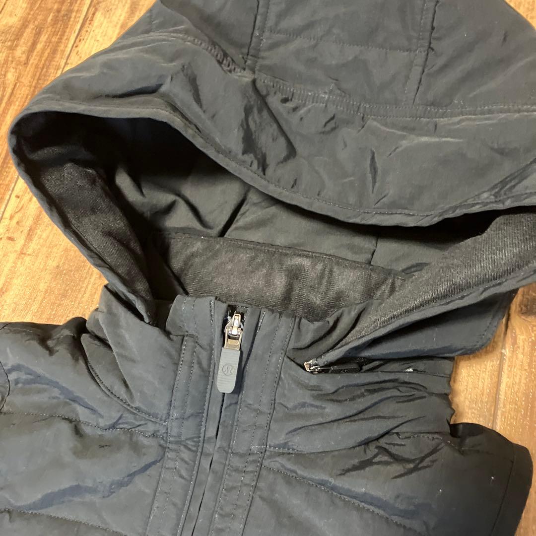 ルルレモンフードベスト黒サイズ6