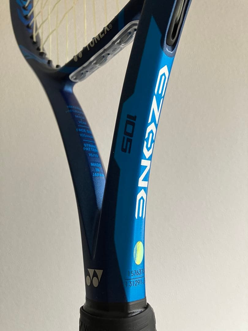 国内正規品　ヨネックス　イーゾーン　105 G2 ダブルス最強！