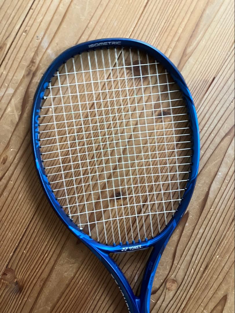 国内正規品　ヨネックス　イーゾーン　105 G2 ダブルス最強！