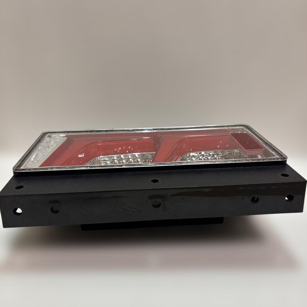 小糸 2連】トラック用 4t 10t リアコンビ ノーマルタイプ（運転席）右⑪