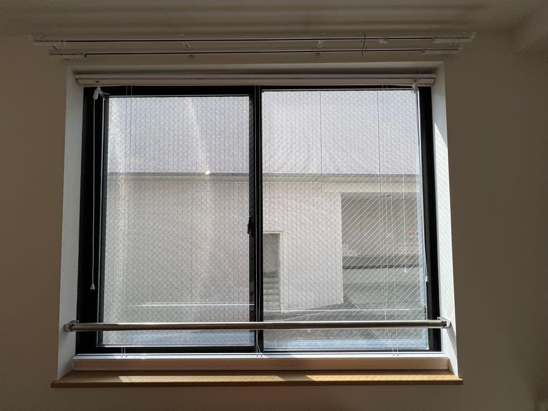 TUISS DECOR 採光トップダウンハニカムシェード