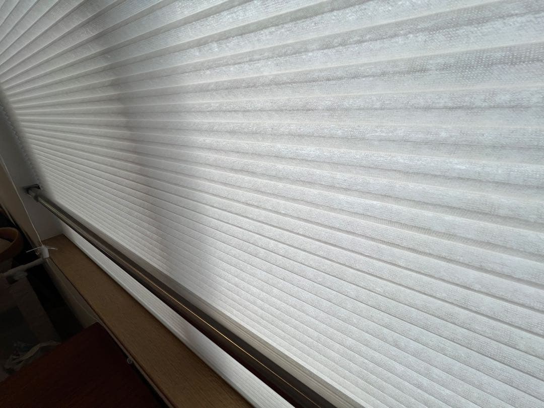 TUISS DECOR 採光トップダウンハニカムシェード