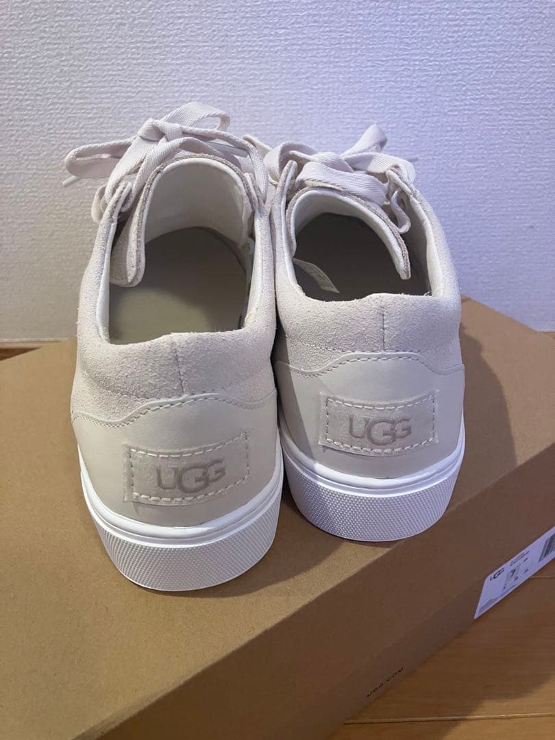 新品　UGG ジロレースアップ　白24cm