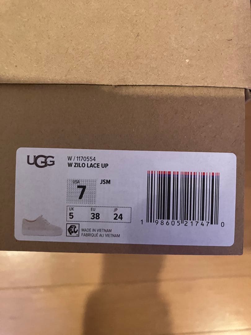 新品　UGG ジロレースアップ　白24cm