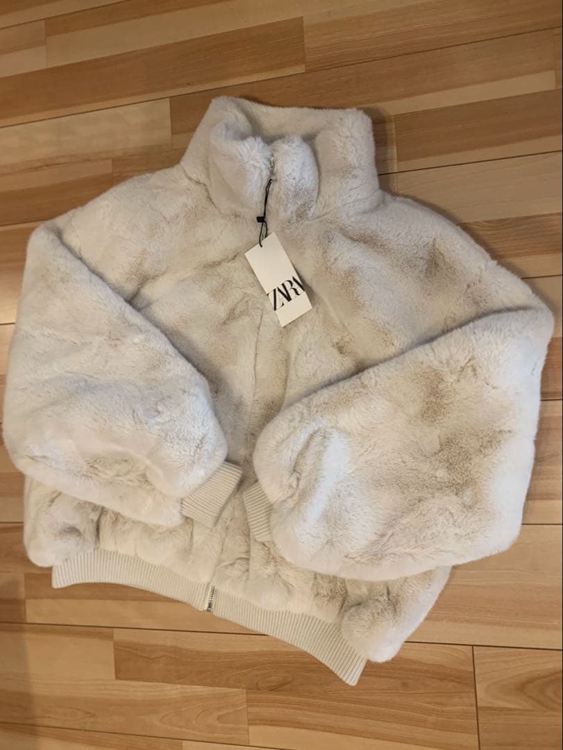 ZARAフェイクファーボンバージャケット新品未使用タグ付き