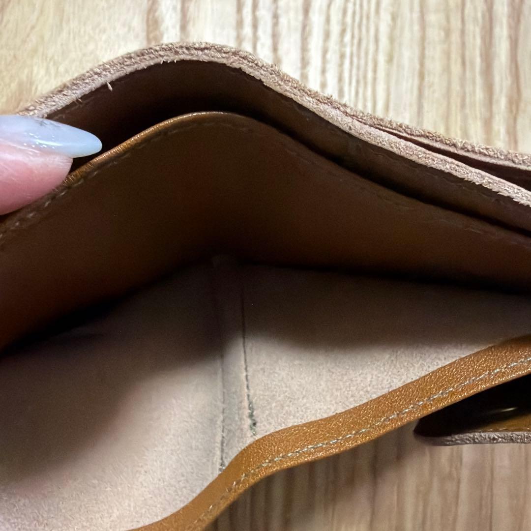 ILBISONTE二つ折り財布