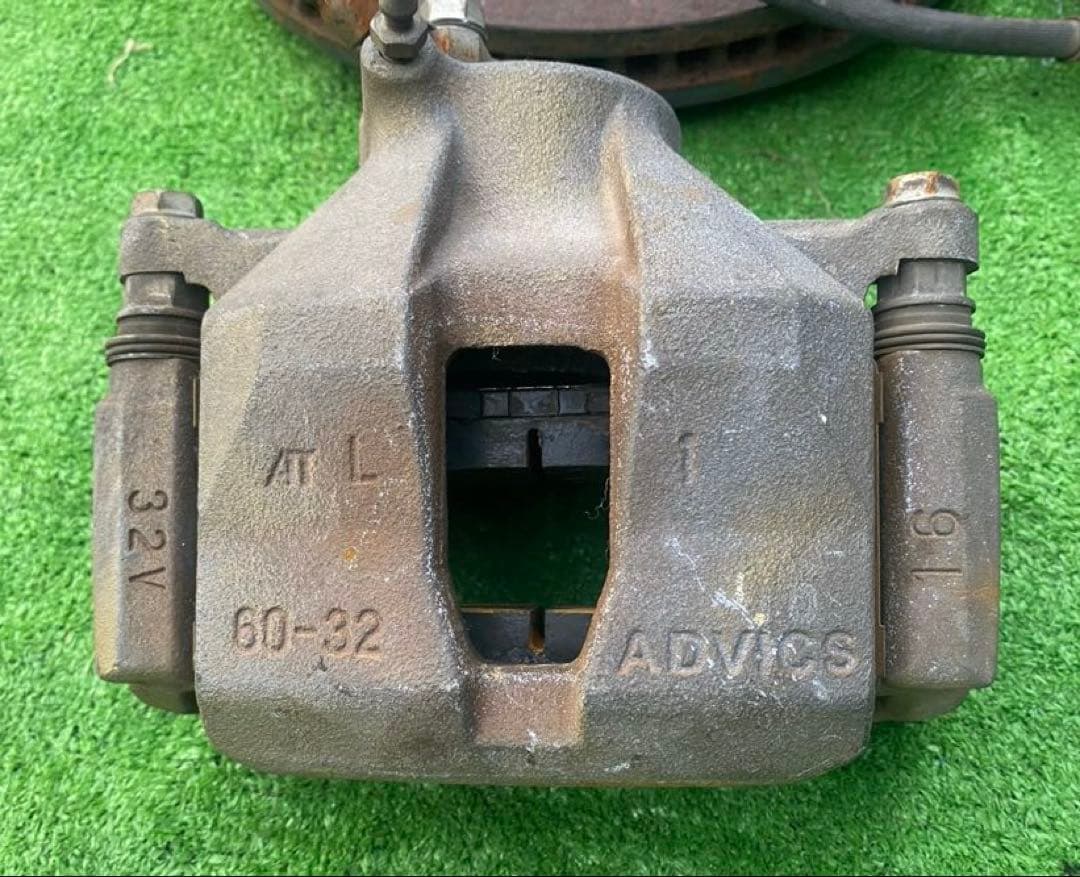 トヨタ　200クラウン　リアキャリパーのみ