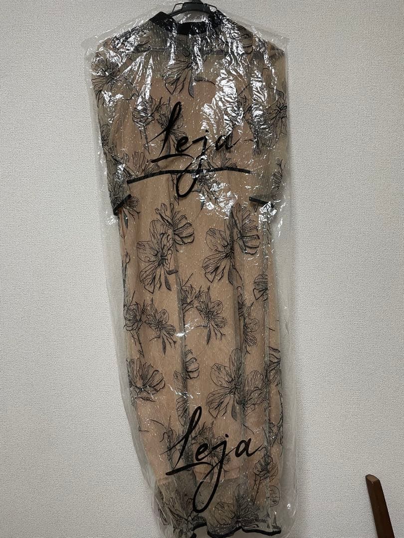leja パイピングハイネック花柄ラメレースワンピースドレス ベージュ　S