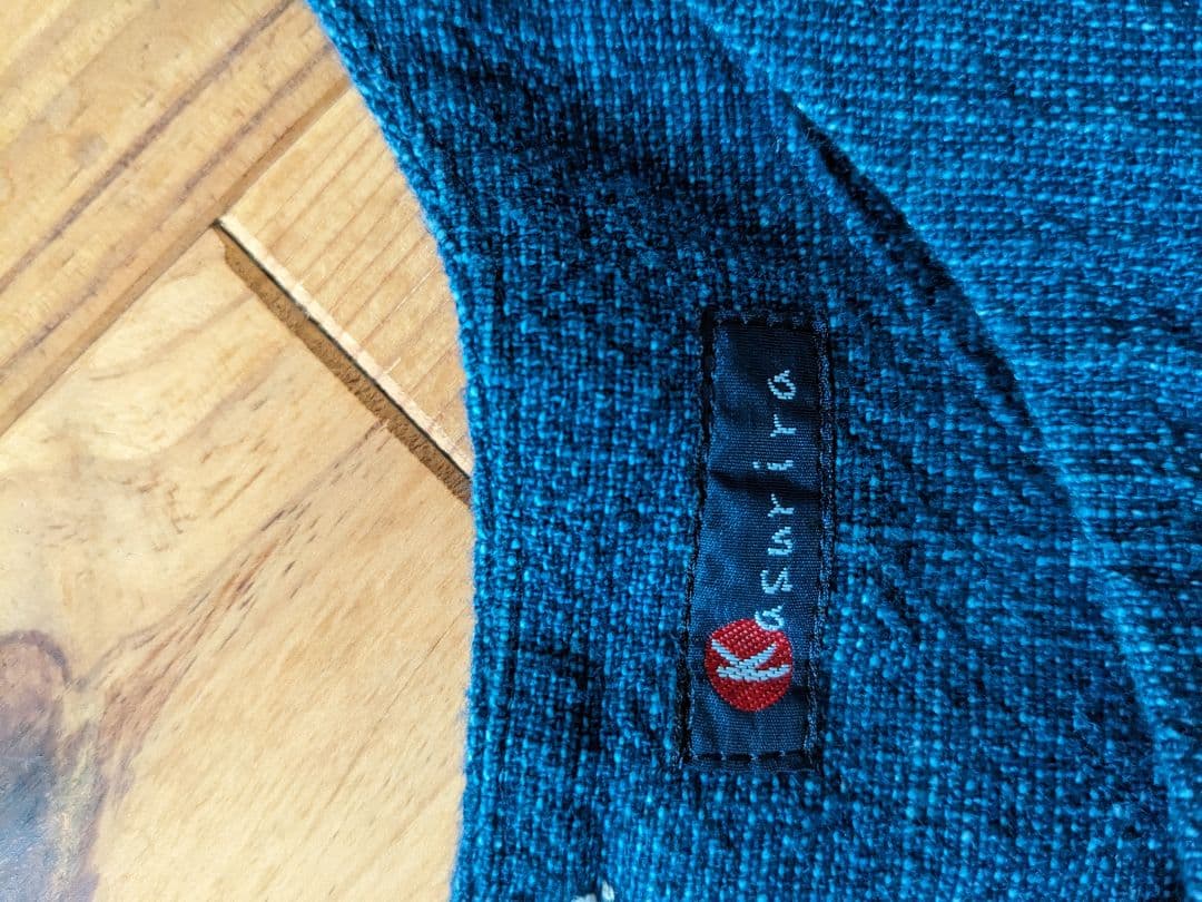 カスリラ　チュニック 赤いボタン付き