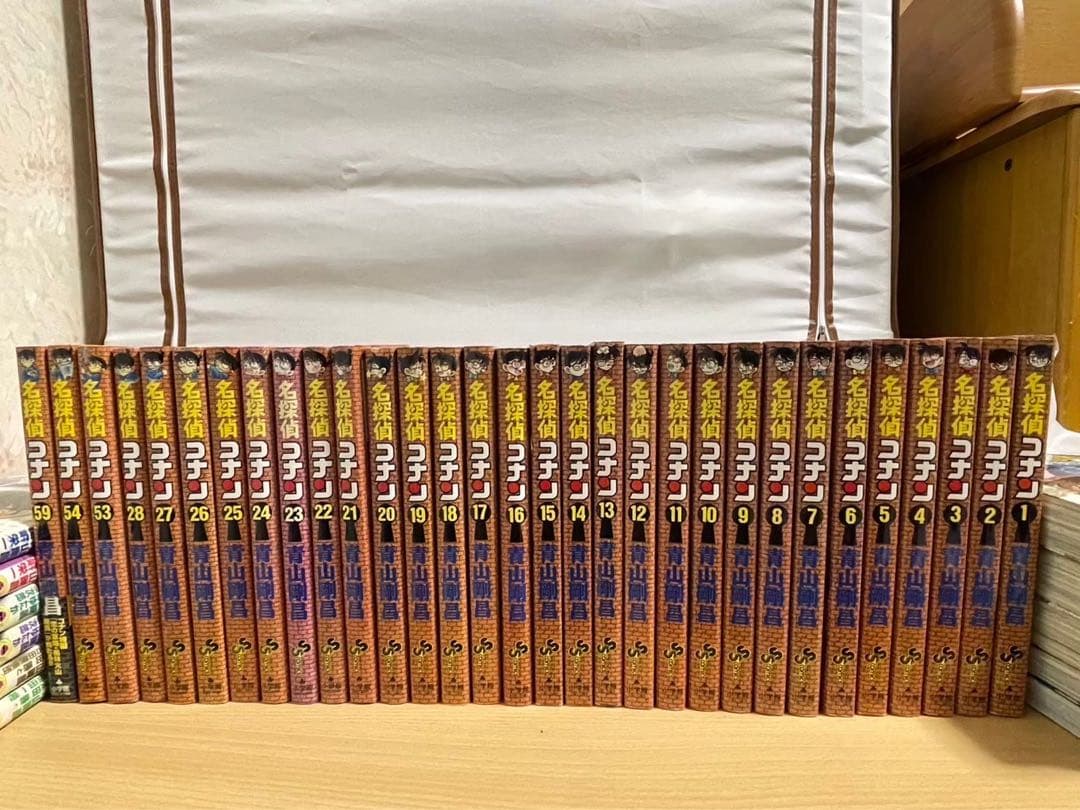 名探偵コナン　初版本　1巻〜28巻・53・54・59巻　映画本9冊　特別編7冊