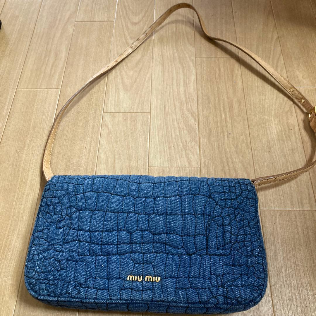 miu miu ネイビーショルダーバッグ