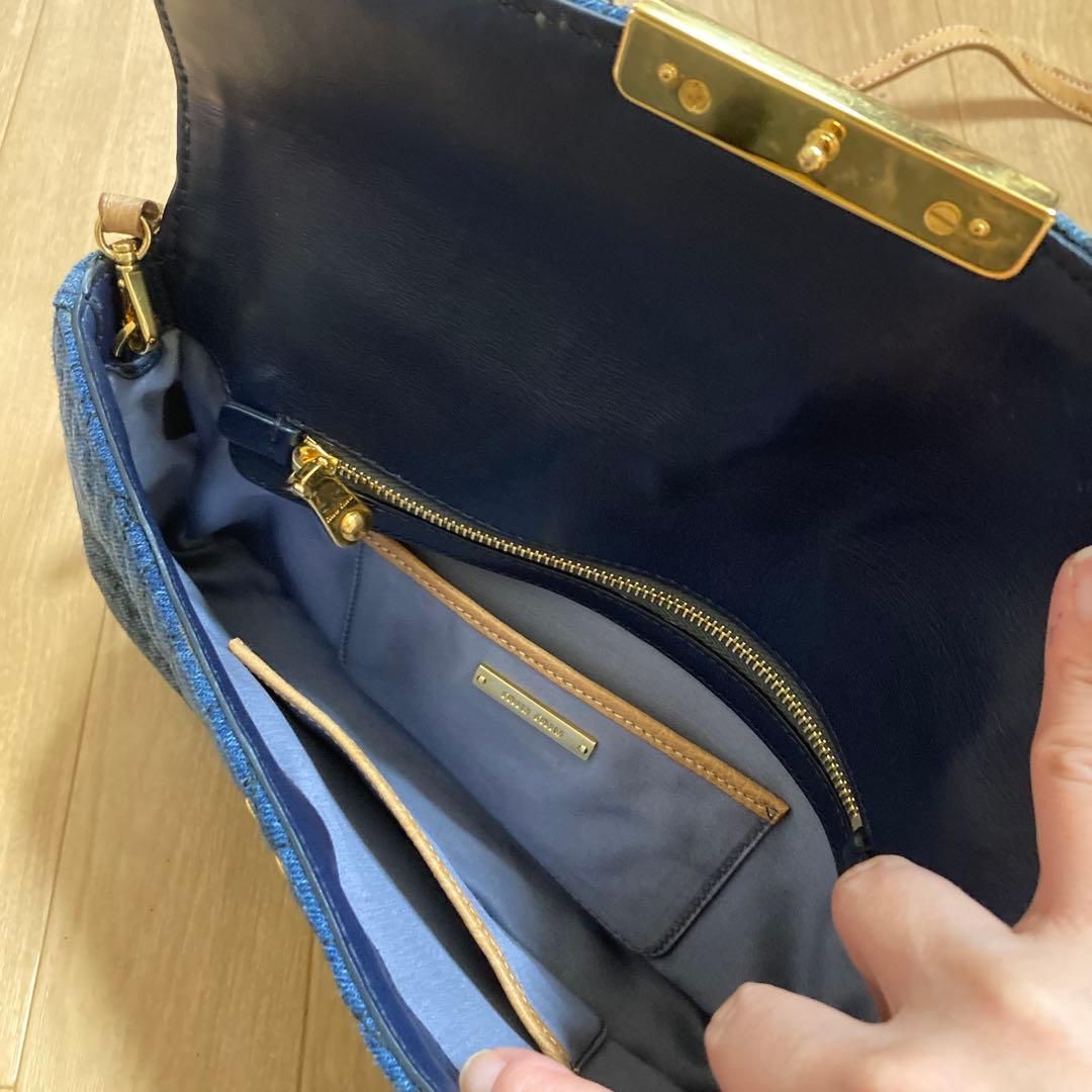 miu miu ネイビーショルダーバッグ