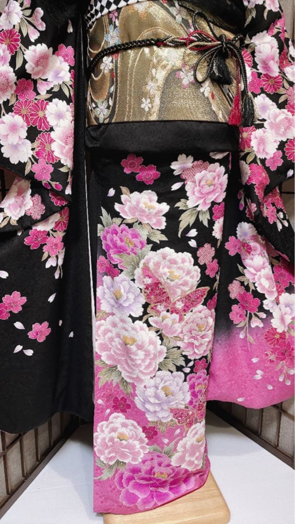 振袖フルセット振袖　花蝶文　黒地　金彩フルセット