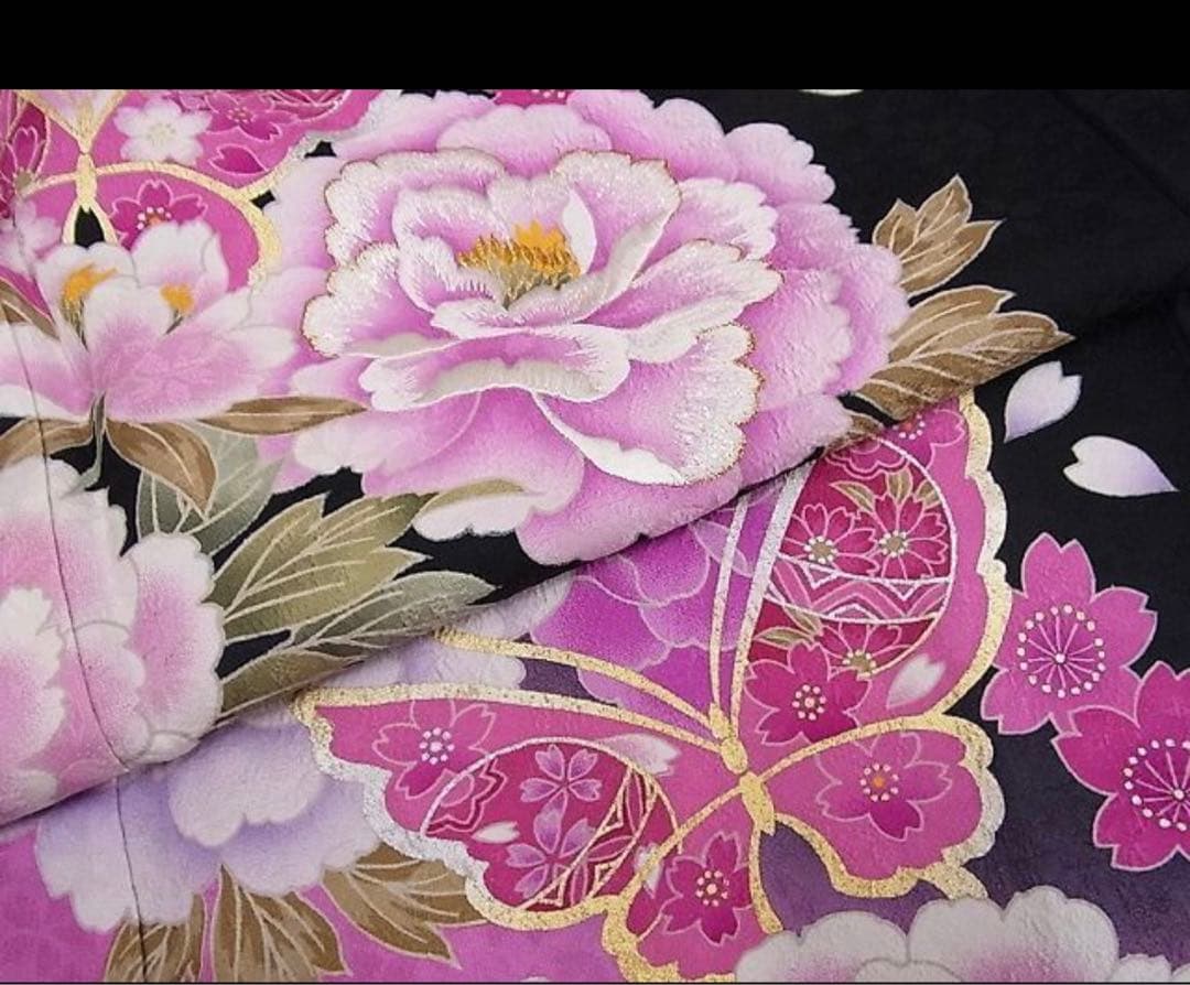 振袖フルセット振袖　花蝶文　黒地　金彩フルセット