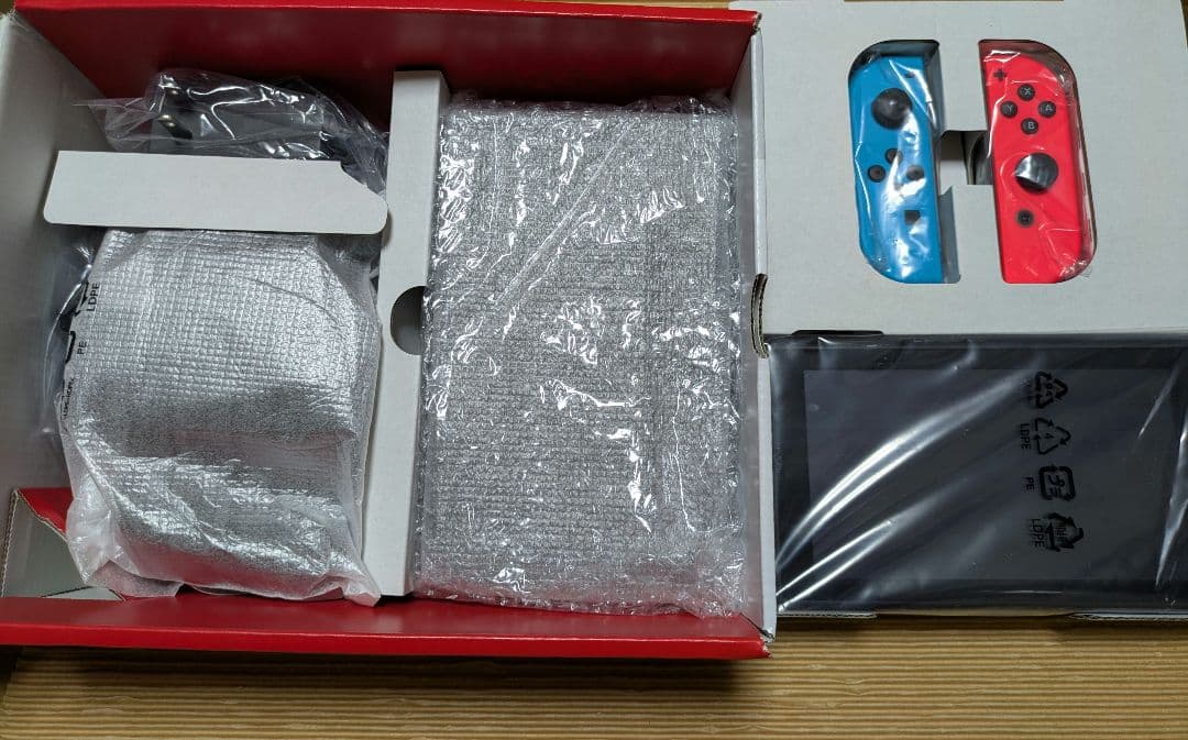 【美品】Nintendo Switch 本体 バッテリー強化版 ソフトセット