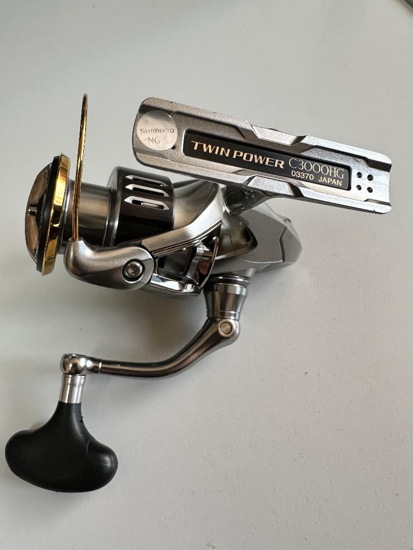 SHIMANO 15ツインパワーC3000HG スピニングリール