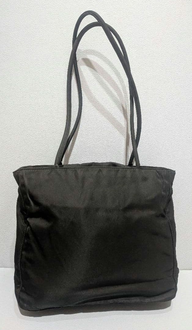 PRADA ブラック ナイロン トートバッグ　肩掛け可