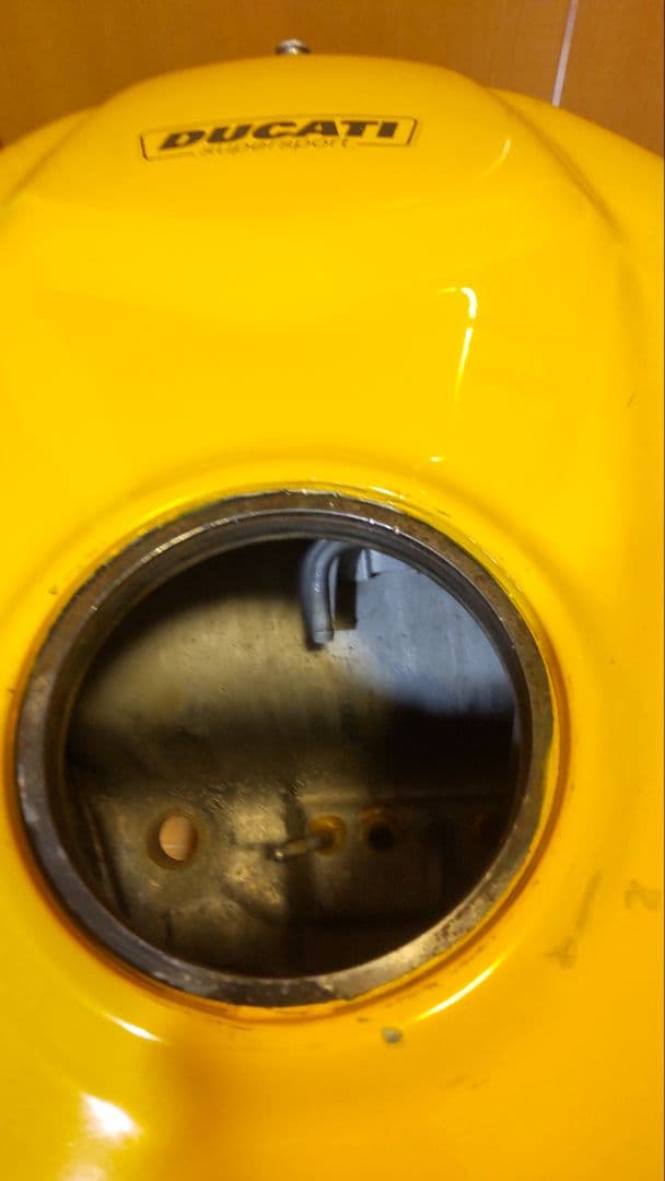 ドゥカティ　タンク　SS900　SS1000DS