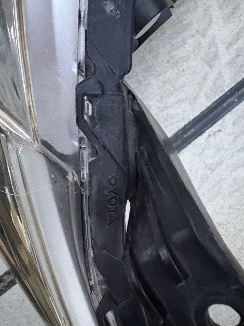 北米トヨタ シエナ 純正ヘッドライト