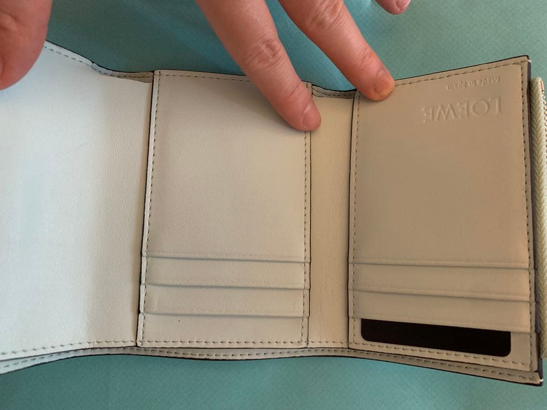 LOEWE バーティカルウォレット 美品 オフホワイト